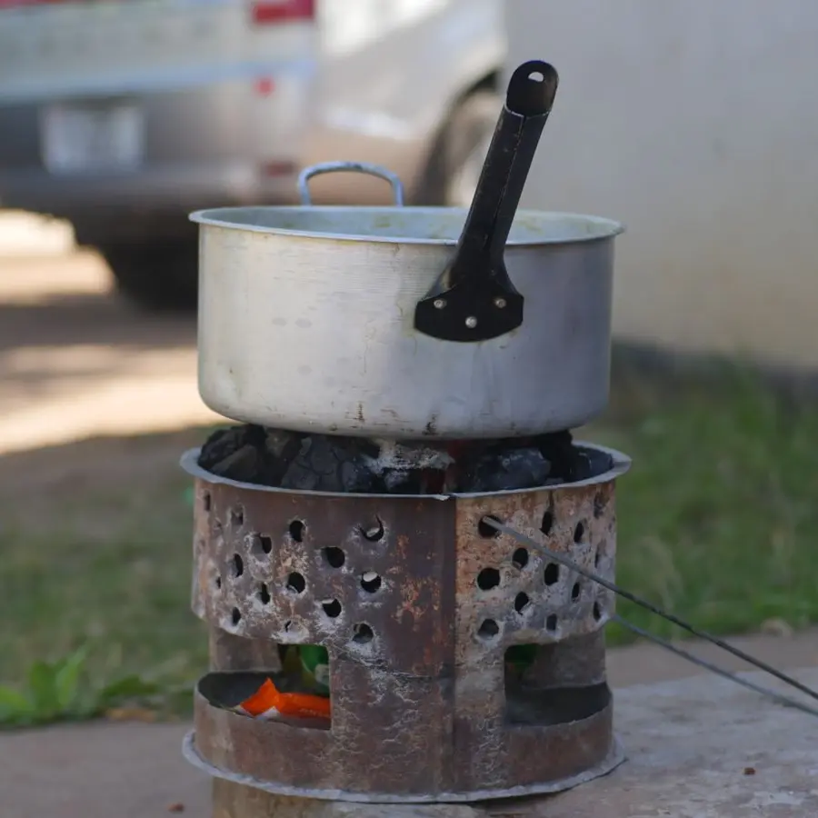 Fourneau à charbon amélioré